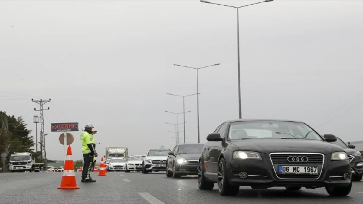İçişleri Bakan Yardımcısı İnce, bayram dolayısıyla yapılan trafik denetimlerine katıldı:
