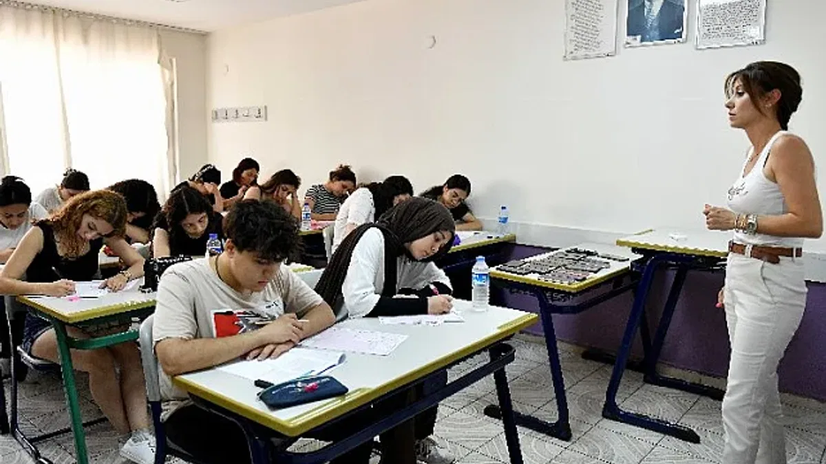 YKS öncesi Muratpaşa'da son deneme