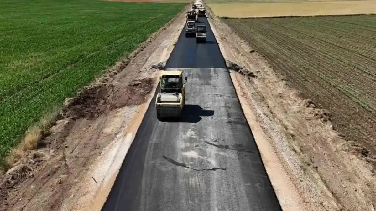 Eskişehir'de yol çalışmaları aralıksız sürüyor