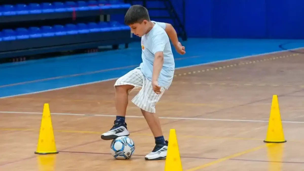 İstanbul Maltepe'de futsal ve masa tenisi dersleri başladı