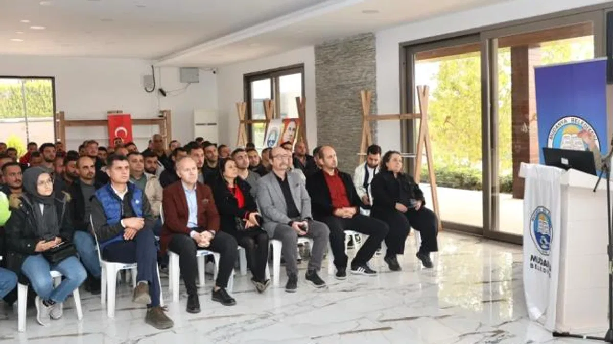 Bursa Büyükşehir ve 5 ilçe belediye veterinerleri Mudanya'da sertifikalandı