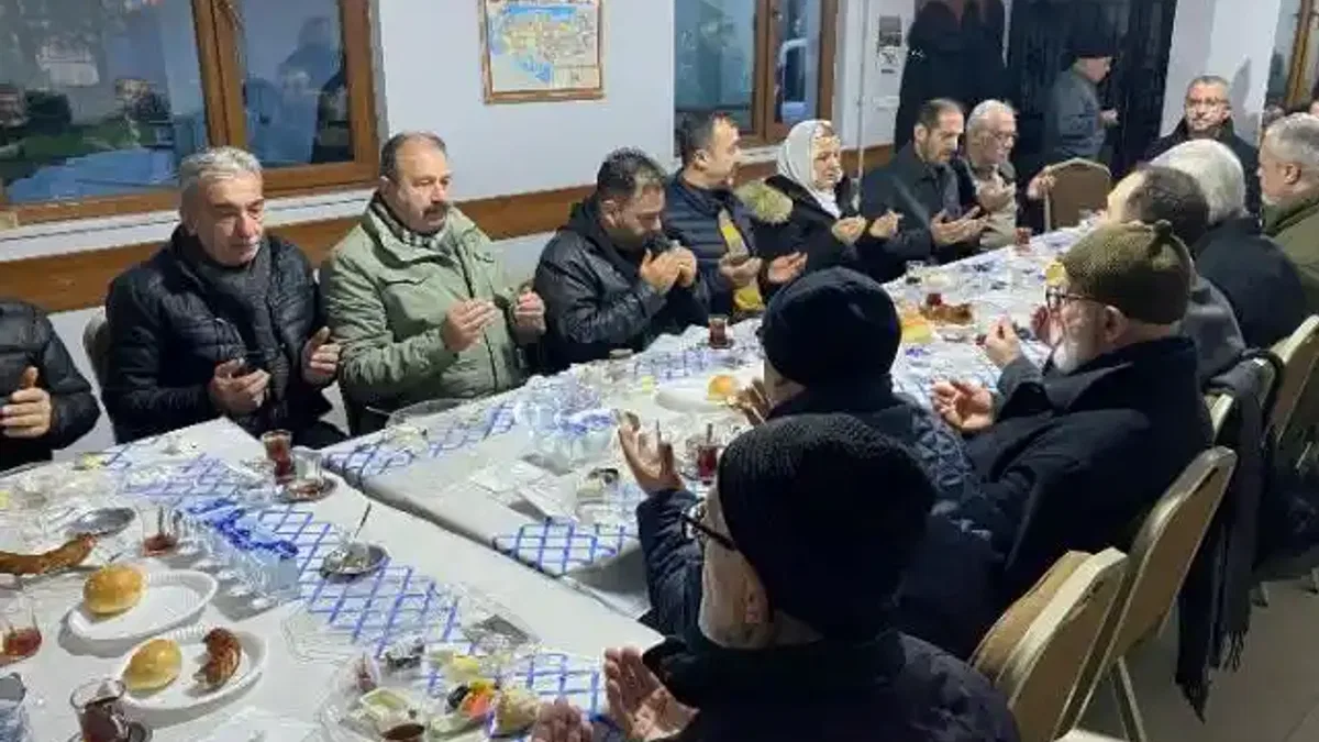 Başkan Hürriyet vatandaşlarla omuz omuza
