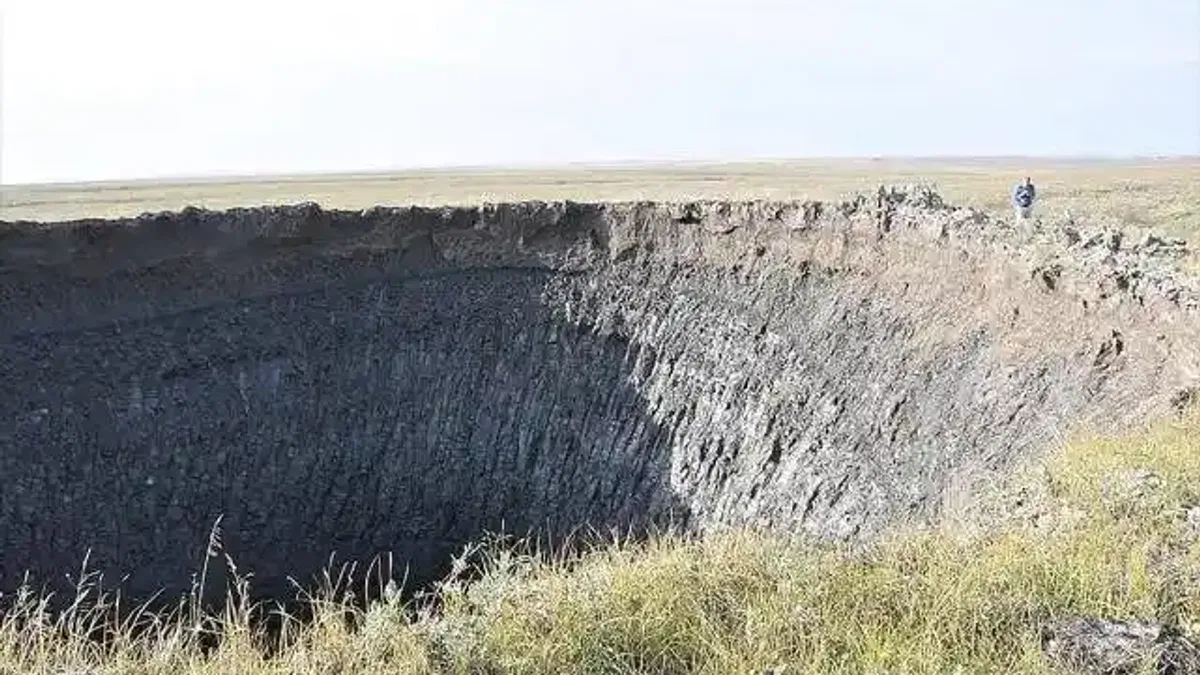 Sibirya’daki kraterler ve orman yangınları iklim felaketinin habercisi olabilir