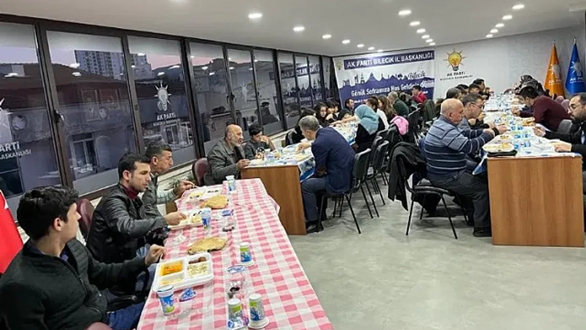 Bilecik'te iftar sofrası depremzede vatandaşlar için kuruldu