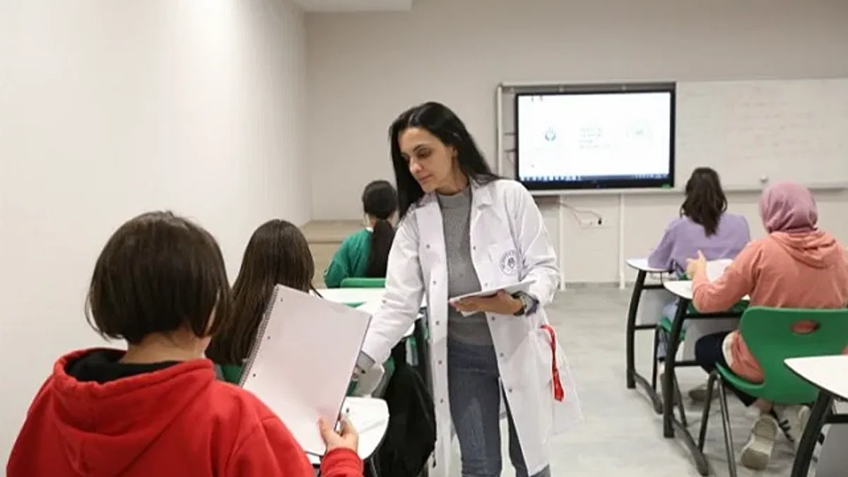 İBB'den depremzede gençlere eğitim desteği