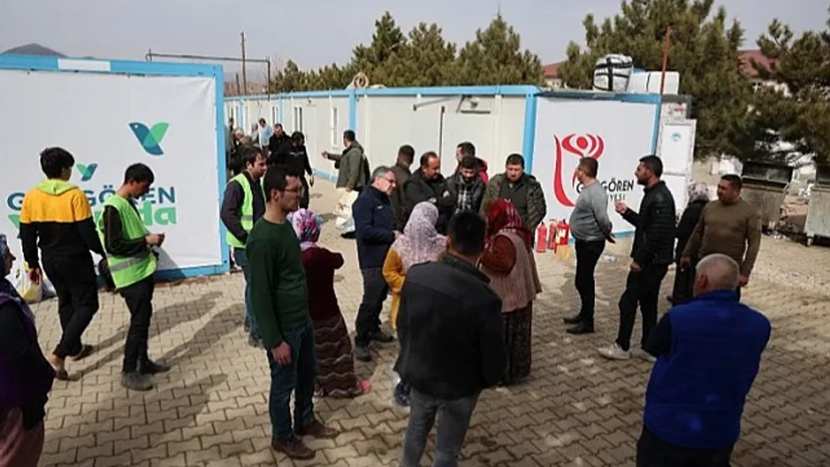 Kahramanmaraş Göksun'da deprem için güç birliği