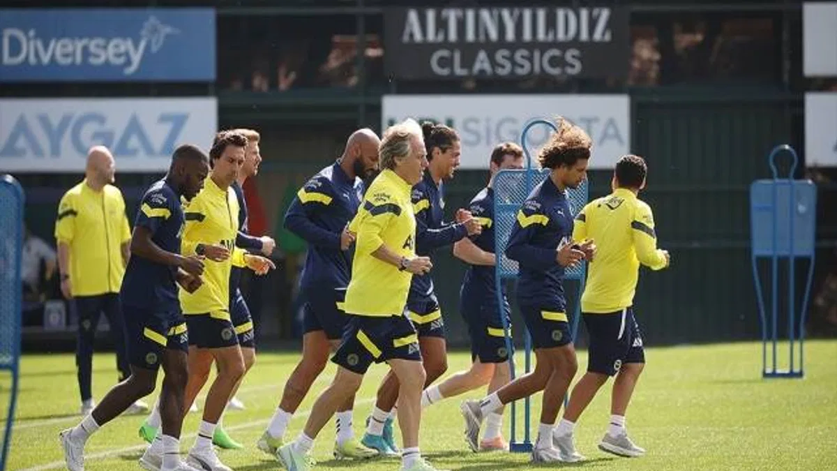 Fenerbahçe, Beşiktaş derbisine hazırlanıyor