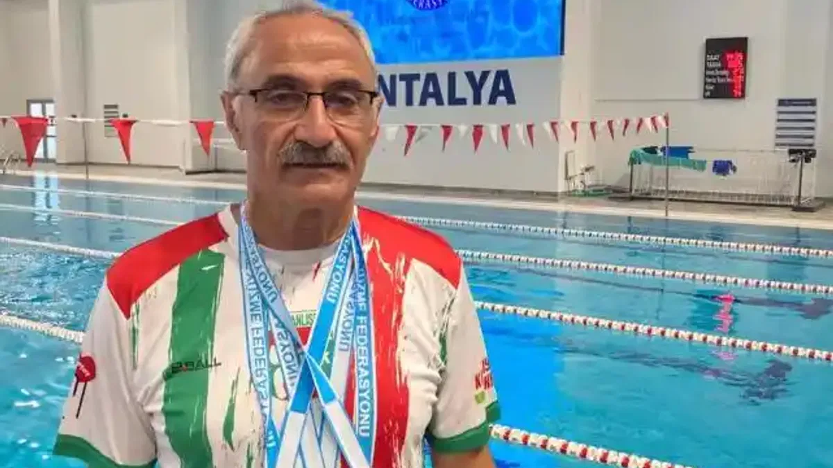 Bostanlısporlu Ateş’ten yüzmede 1'i altın, 5 madalya