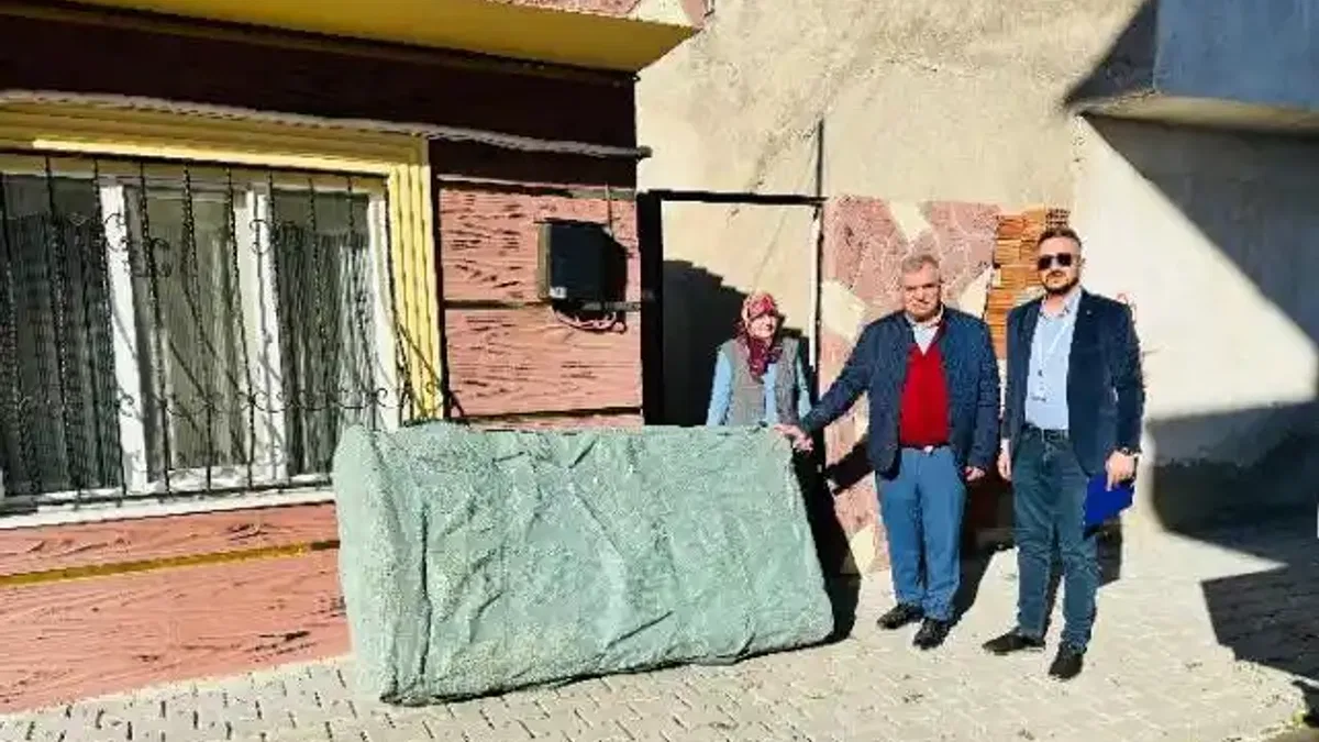 Manisa Büyükşehir Belediyesi’nden hasta yatağı desteği