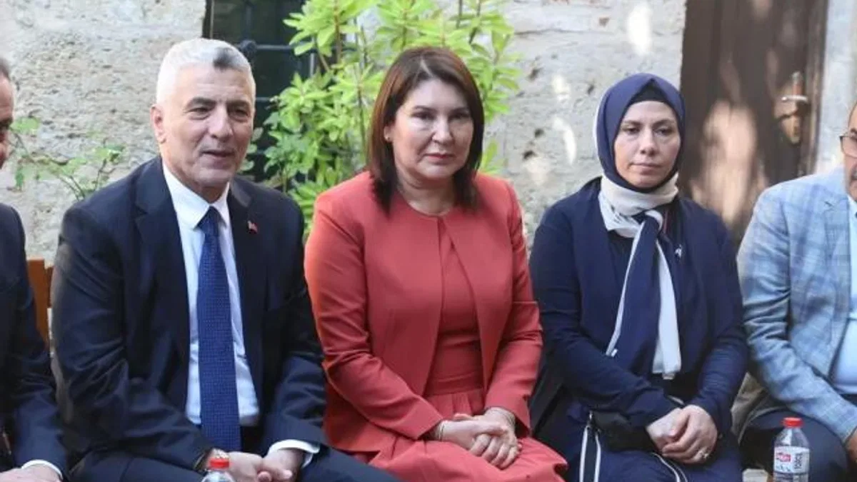 'Türkiye Buluşmaları'nda yeni durak Adana... Bakan Bolat: Türkiye'nin döviz yeterliliği sorunu kalmadı