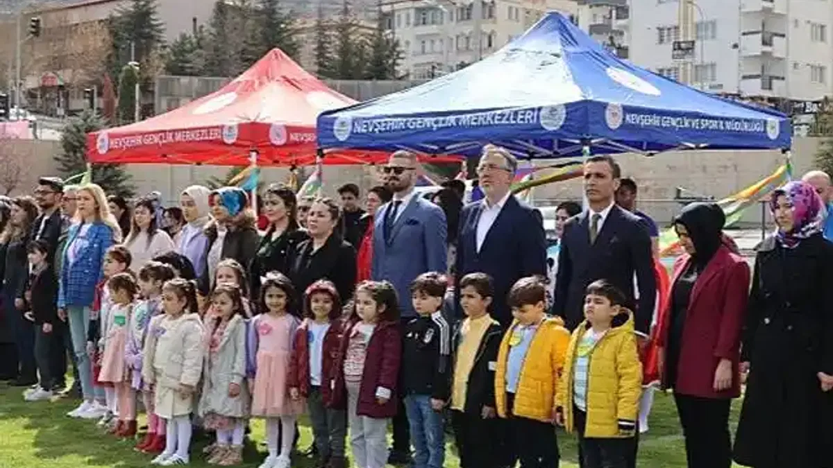 Otizm Çocuklar Düzenlenen Şenlikte Aileleriyle Birlikte Eğlendi
