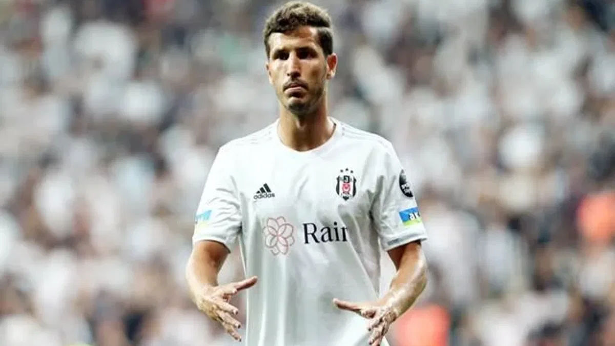 Beşiktaş'ta Salih Uçan sakatlandı