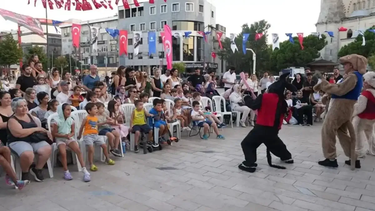 İstanbul Maltepe'de çocuklara yaz boyu tiyatro keyfi