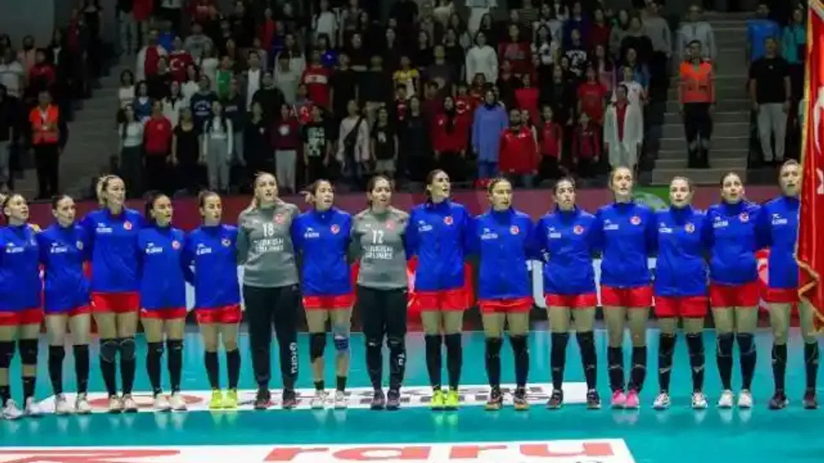 A Milli Kadın Hentbol Takımı'nın kamp kadrosu açıklandı
