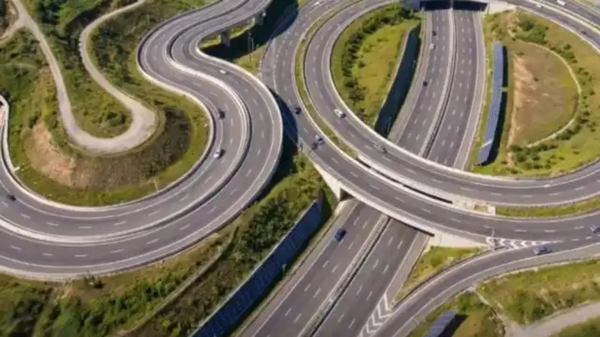 Türkiye'nin bölünmüş yol ağı 30 bin kilometreyi aştı!
