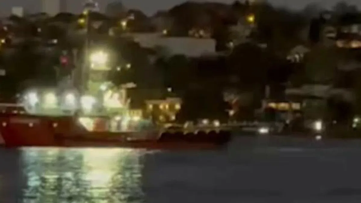 Yeniköy açıklarında karaya oturan "KAPPA" kurtarıldı