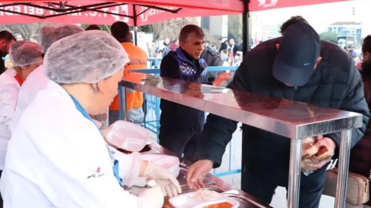 İzmit'te iftar sofraları yine ücretsiz kurulacak