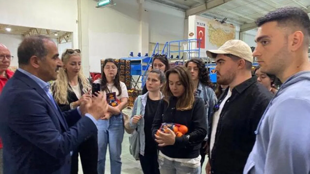 İzmirli girişimci gençler, tarım işletmesi tozunu yuttu