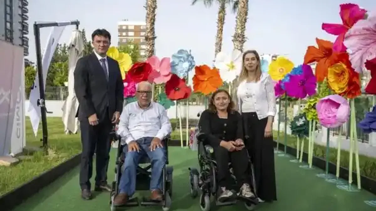 Mersin’de engeller akülü sandalyelerle aşılıyor