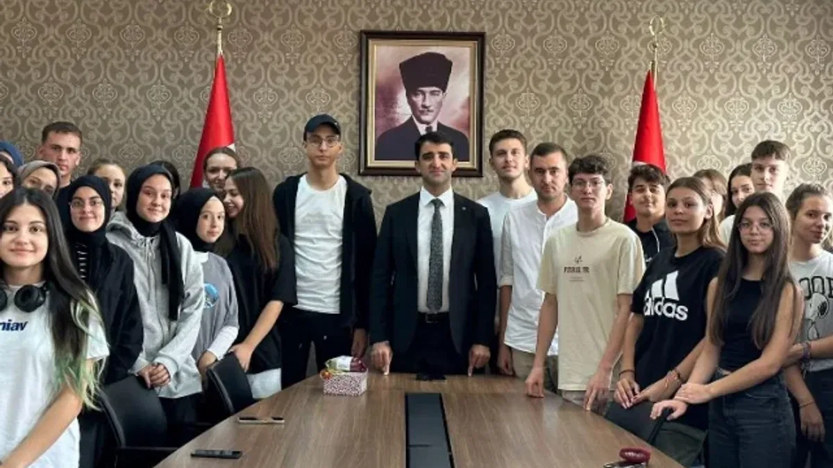 İskeçeli gençler Çanakkale'ye uğurlandı