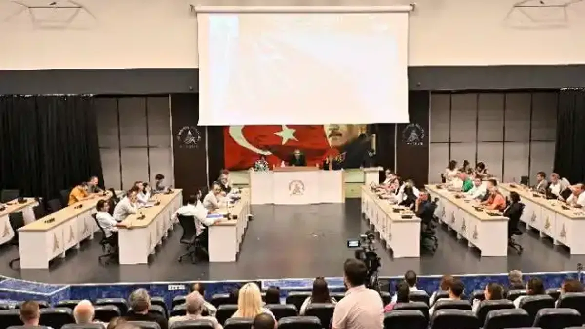 Başkan Uysal: "Dünya standartlarında hizmet binası kazandıracağız"