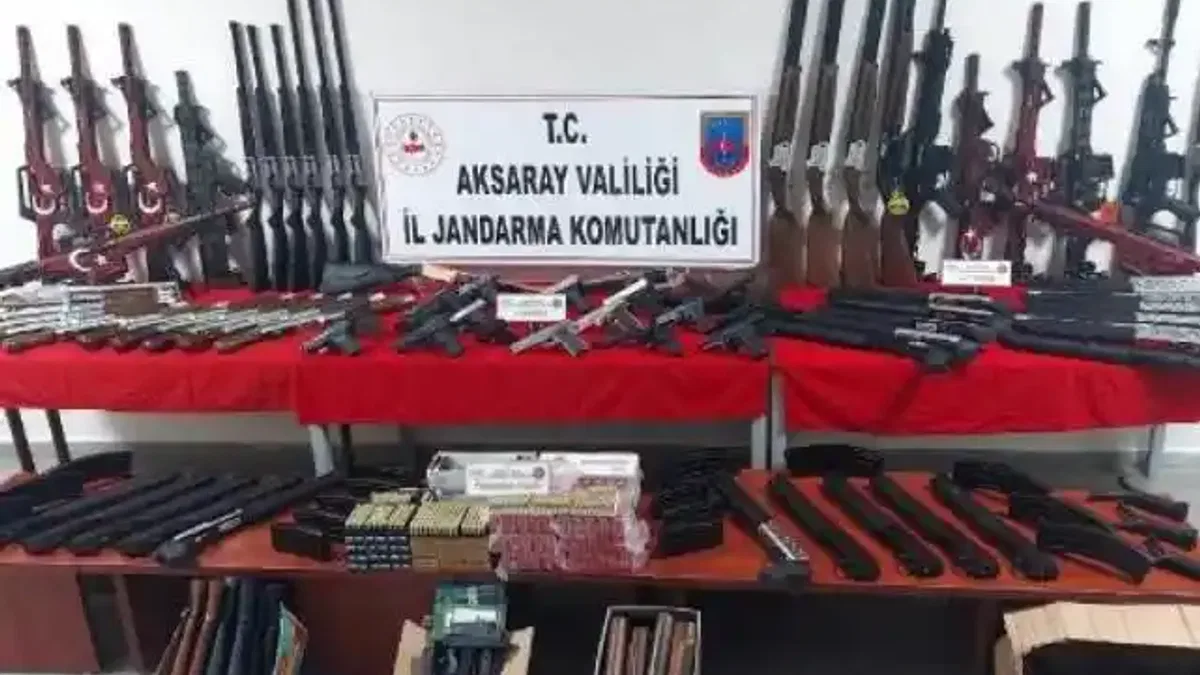 Jandarmanın baskın yaptığı evde cephanelik çıktı