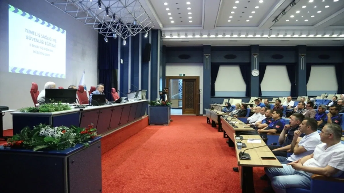 Kayseri'de belediye personeline iş sağlığı ve güvenliği eğitimi verildi