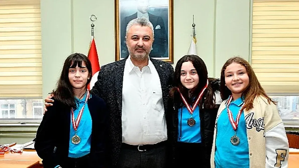 14 Kasım Malkara'nın Düşman İşgalinden Kurtuluşunun 100. Yılı Etkinlikleri Kapsamında Düzenlenen Yarışmaların Ödül Töreni Gerçekleştirildi