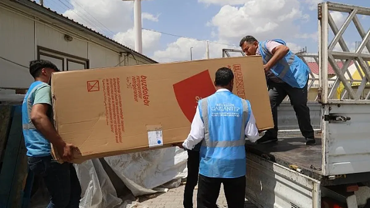 Gaziantep'te ev eşyaları ilk sahiplerine ulaştı