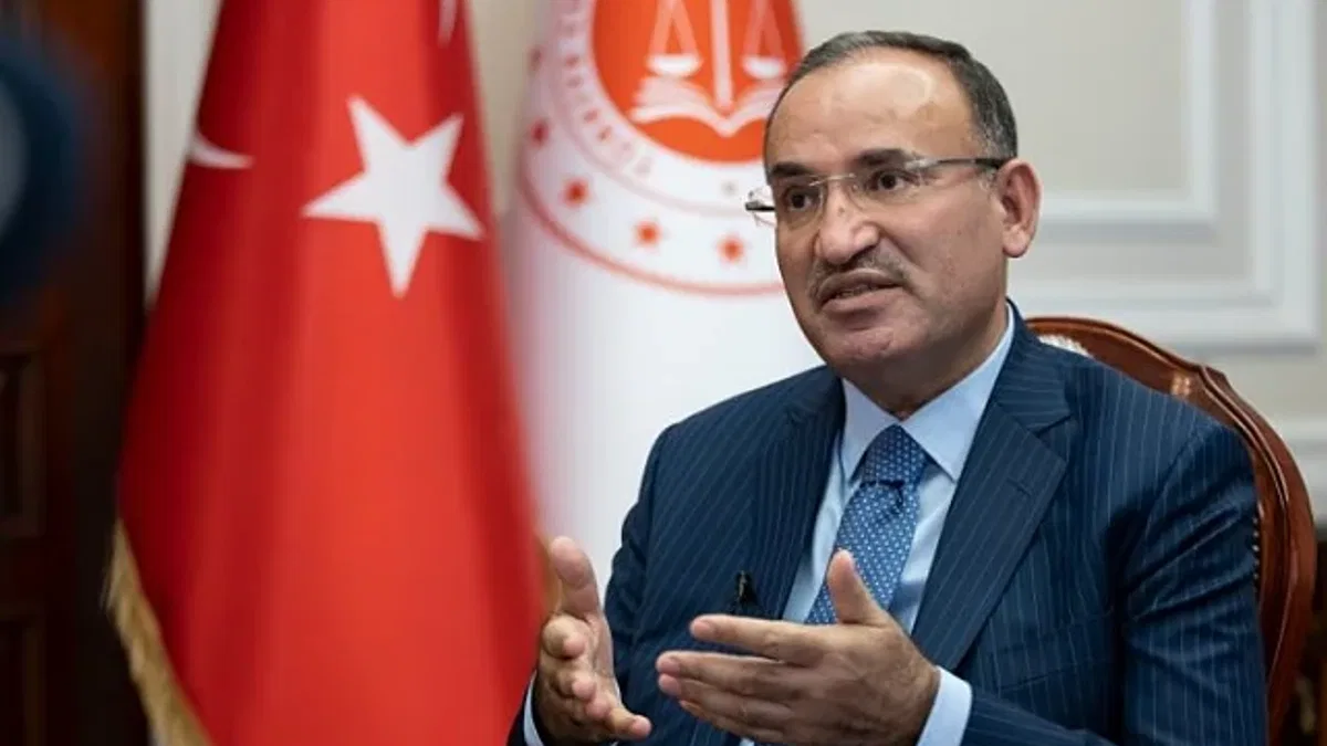 Bakan Bozdağ: Siyasi taraftarlık adalete zarar veriyor