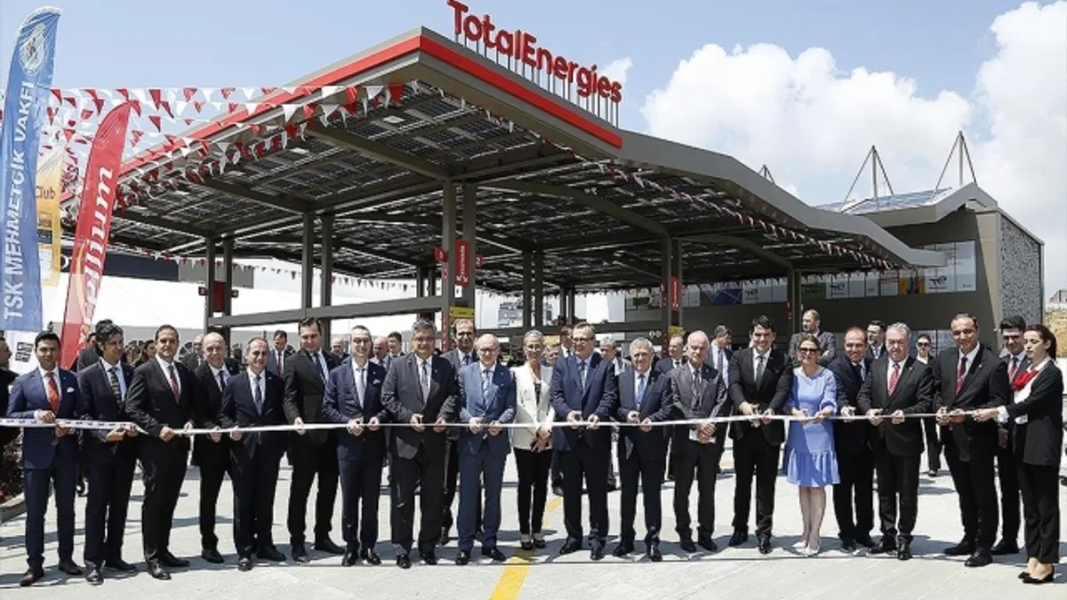 TOTAL İstasyonları'nın TotalEnergies'e dönüşümü başladı
