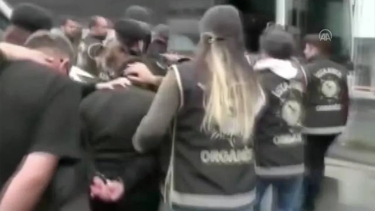 Sırp organize suç örgütü elebaşının cinayet zanlılarından 10'u tutuklandı