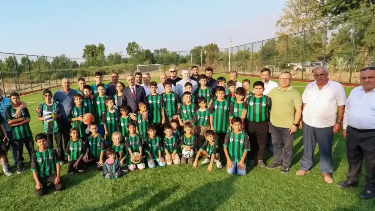 Sakarya'da çocukların yüzü güldü
