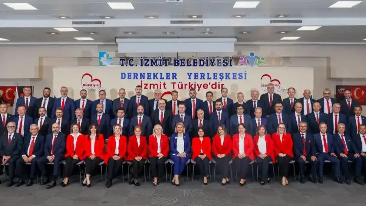 İzmit yeni döneme güçlü kadro ile başlıyor