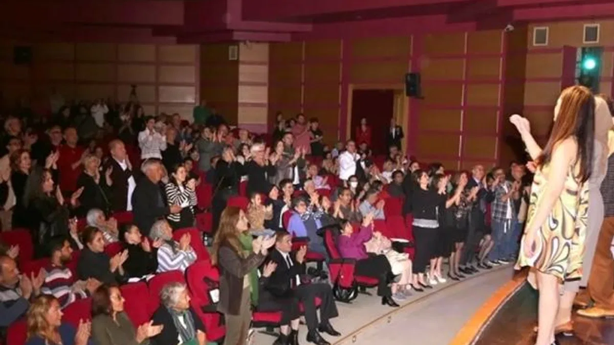 Eskişehir Şehir Tiyatroları 100 bin sanatseverle buluştu