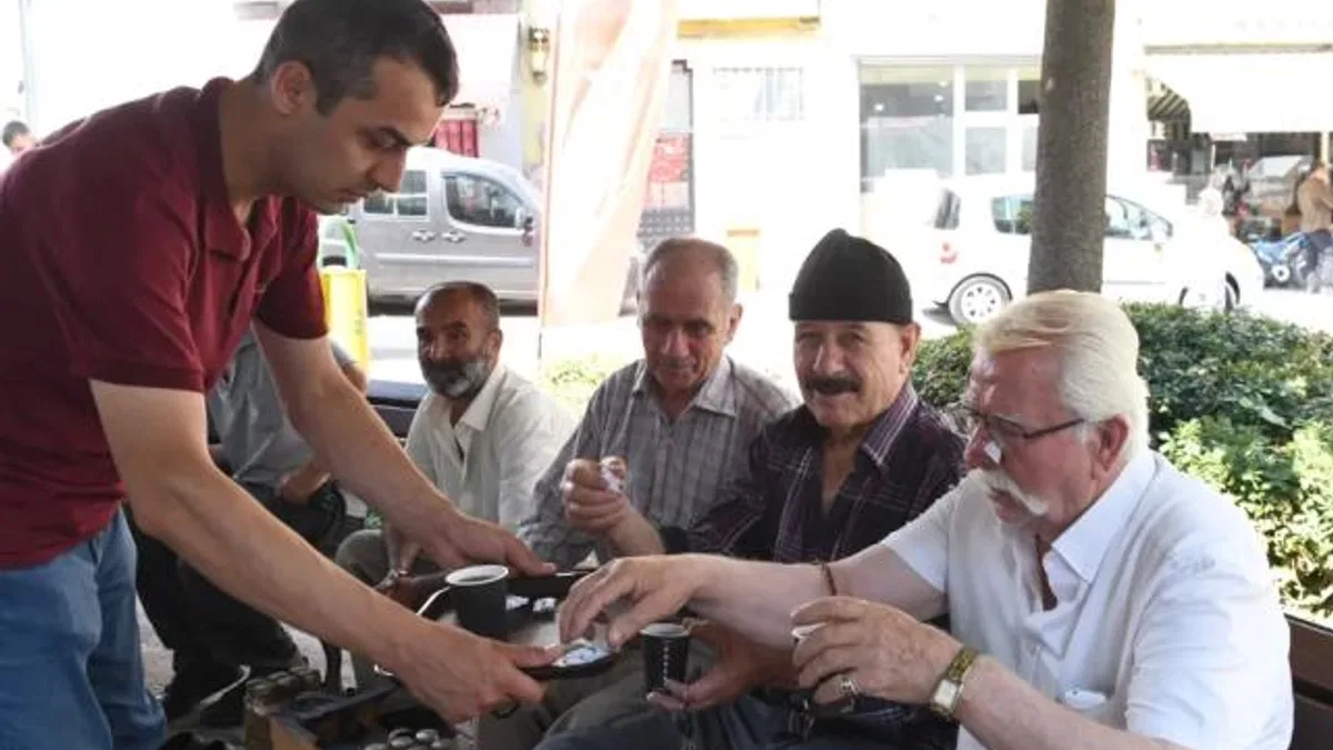 Bursa Osmangazi Koğukçınar’da emekli lokali hizmete girdi... Bu lokalde çay 5 TL!
