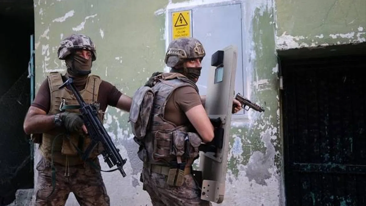 Mersin'de 10 DEAŞ şüphelisinin yakalanmasına yönelik operasyon başlatıldı