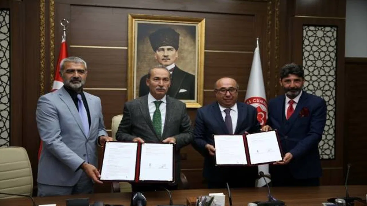 Cumhuriyet Üniversitesi ile Türkiye Kayak Federasyonu arasında iş birliği protokolü imzalandı