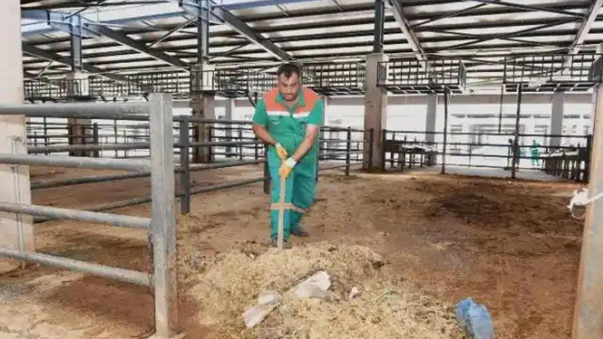 Bursa Osmangazi'de pazarlar temizlendi