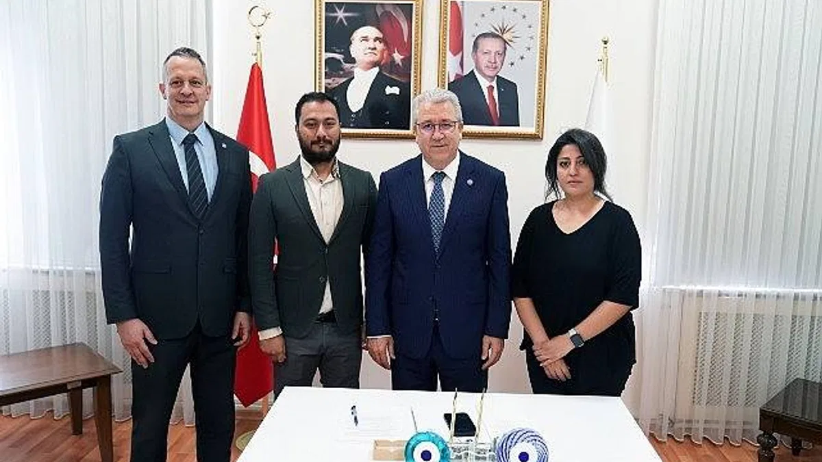 Yüzme antrenmanlarında dinletilen farklı özelliklere sahip müziklerin performansa etkisini araştıracaklar