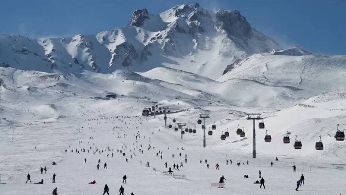 Erciyes'te Dünya Kar Motosikleti Şampiyonası