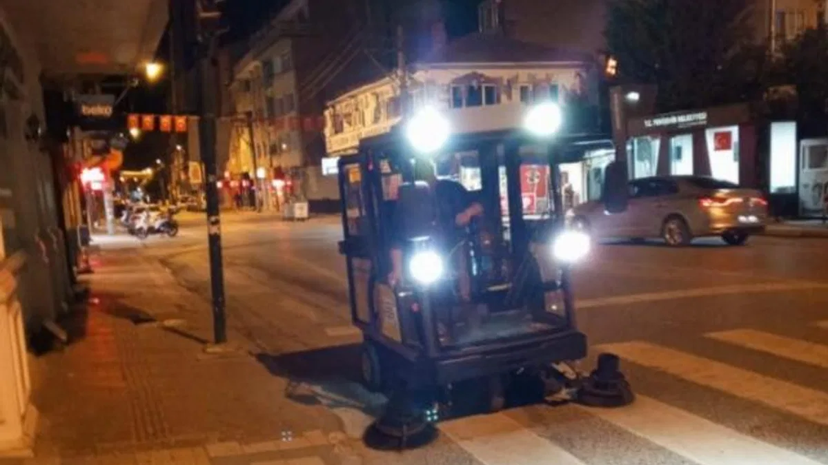 Yenişehir’de gece-gündüz temizlik mesaisi