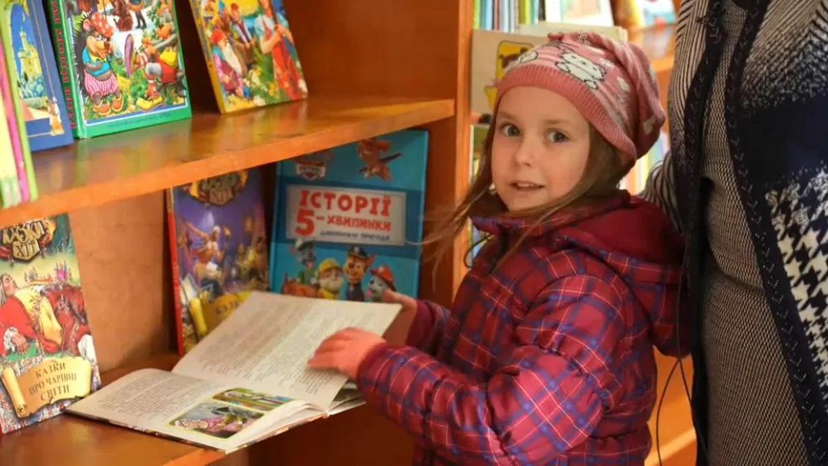 Amid harsh war conditions, Irpin's library is an oasis of calm