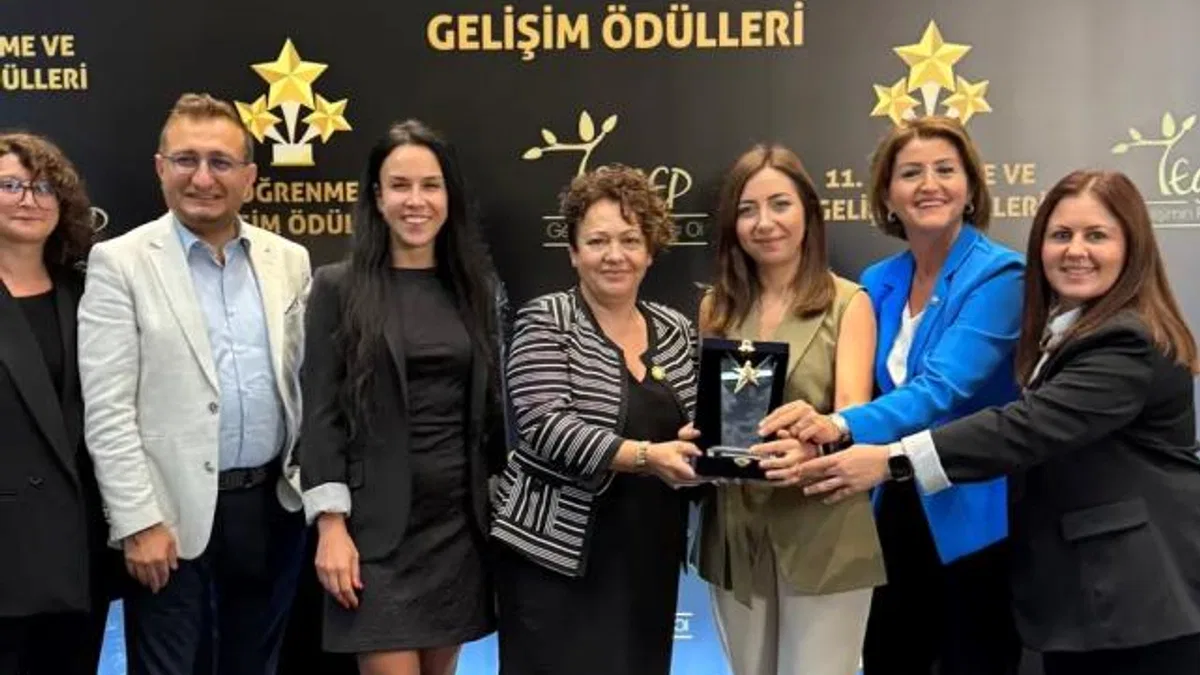 Borçelik, “Bu İş Eşitlik İşi” ile TEGEP Öğrenme ve Gelişim Ödülleri’nde Sosyal Etki Ödülünü Kazandı