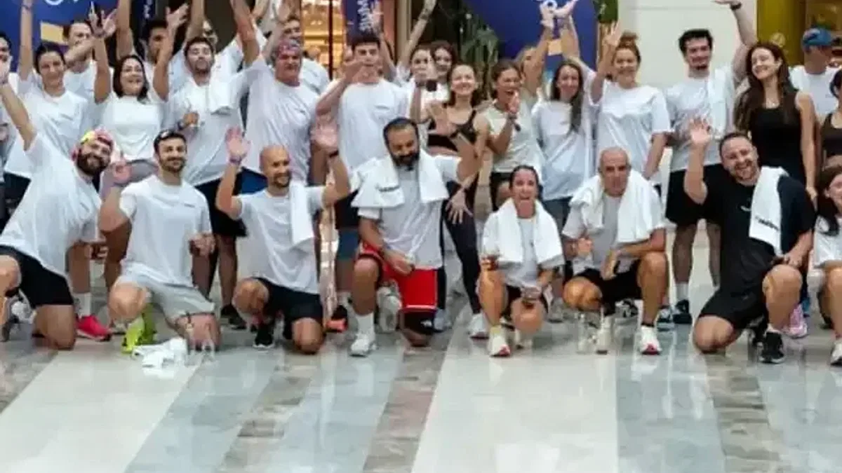 İzmir'de 50 dereceye ulaşan sıcaklar koşu rotasını değiştirdi