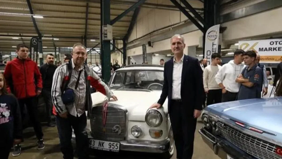 Mercedes tutkunları İnegöl’de bir araya geldi