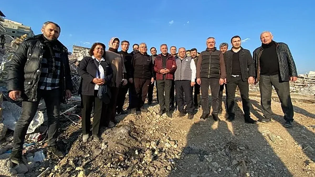 Kayseri meclisinden depremzedelere ziyaret