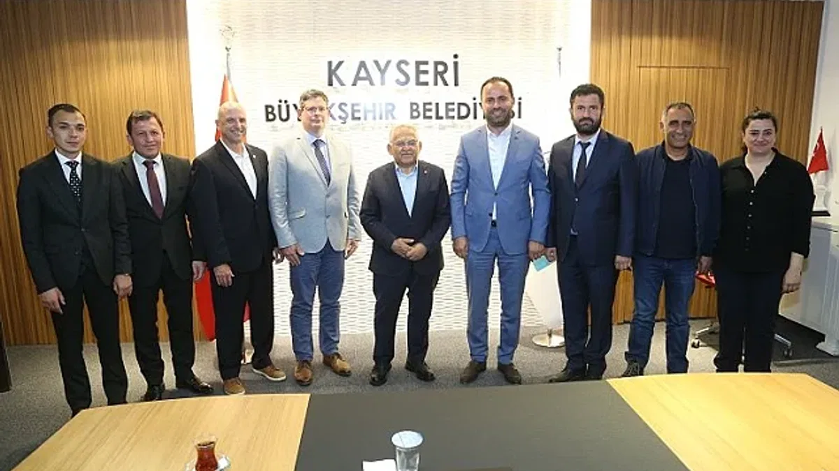 Özel sporculardan Memduh Büyükkılıç'a ziyaret