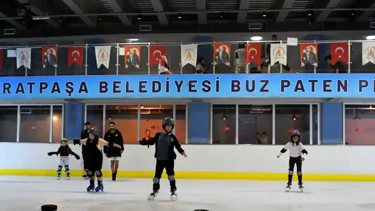 Yaz aylarında serinleten adresi: Dağyakası Buz Pisti