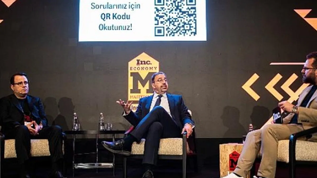 Economy MasterClass'ta 2024 Nobel Ekonomi Ödülü sahibi Daron Acemoğlu ve finansçı Prof. Dr. Özgür Demirtaş bir araya geldi.